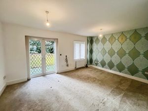 Lounge- click for photo gallery